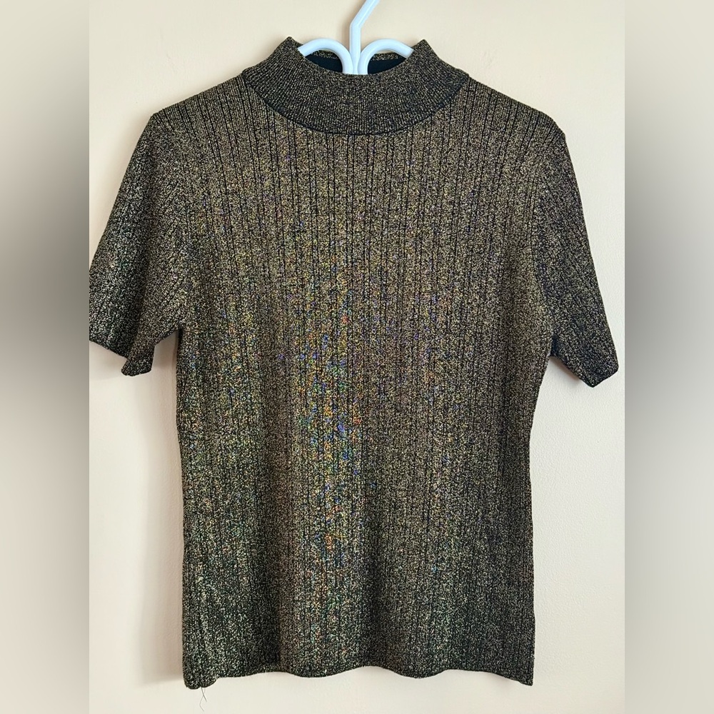 NWT Louben Metallic Ribbed Short Top
Size Large